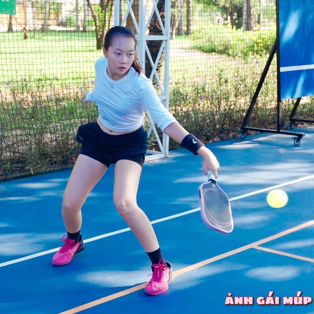 anhgaimup review anh gai choi pickleball 306 Quyến Rũ đầy Sức Sống: 500 Ảnh Gái Chơi Pickleball Khiến Anh Em "Sôi Máu" Ảnh Gái Sexy