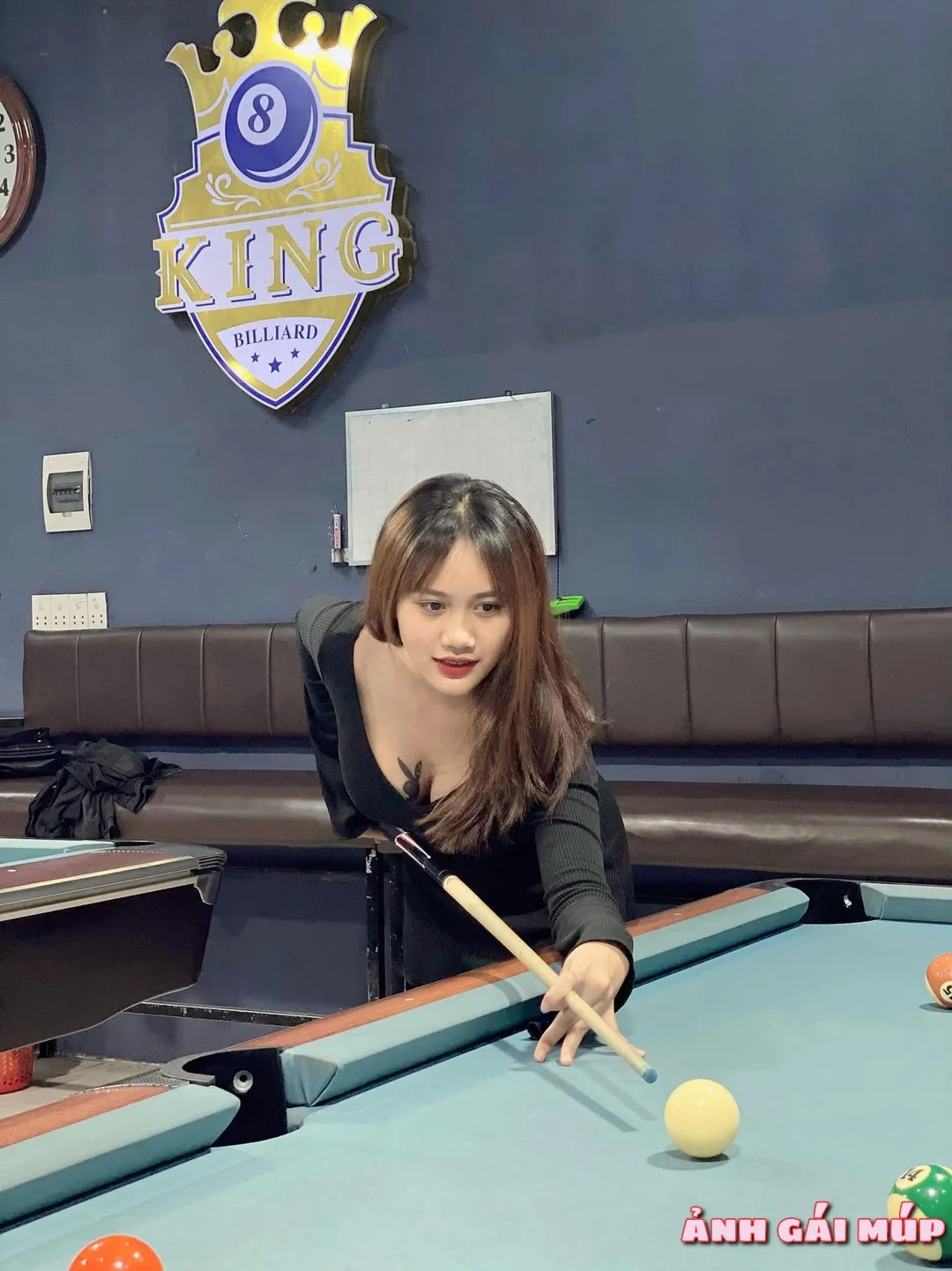 anhgaimup review con gai choi bida 020 Ảnh Con Gái Chơi Bida: 200+ Nét Sexy Và Quyến Rũ của Gái Đánh Billiards Ảnh Gái Đẹp