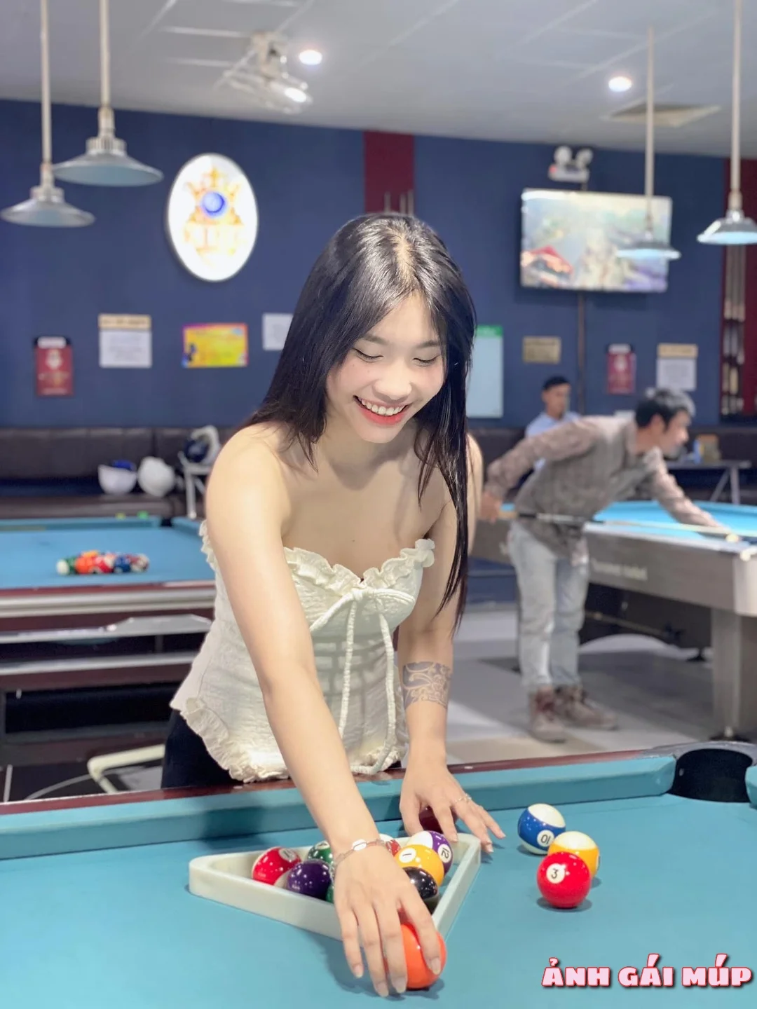 anhgaimup review con gai choi bida 044 Ảnh Con Gái Chơi Bida: 200+ Nét Sexy Và Quyến Rũ của Gái Đánh Billiards Ảnh Gái Đẹp