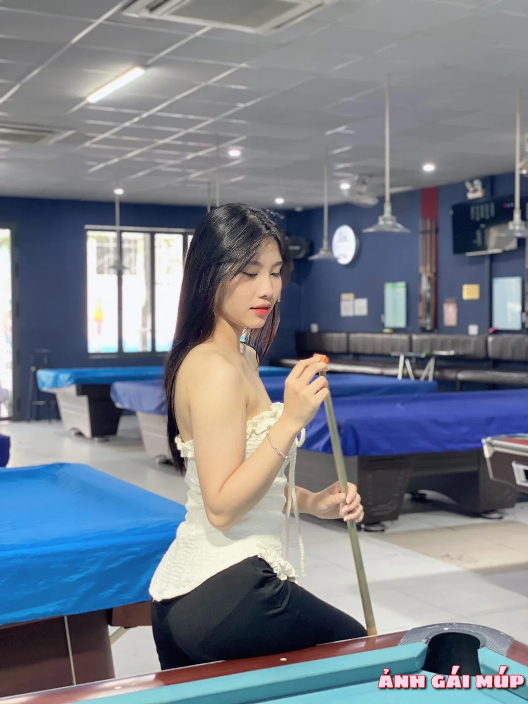 anhgaimup review con gai choi bida 045 Ảnh Con Gái Chơi Bida: 200+ Nét Sexy Và Quyến Rũ của Gái Đánh Billiards Ảnh Gái Đẹp