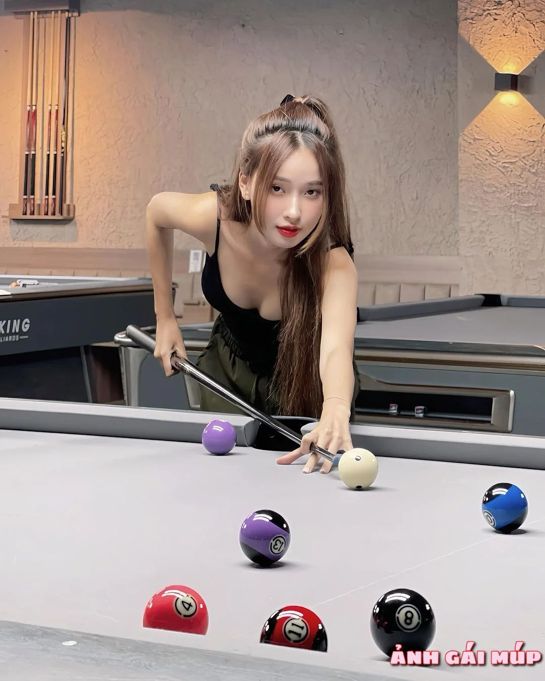 anhgaimup review con gai choi bida 051 Ảnh Con Gái Chơi Bida: 200+ Nét Sexy Và Quyến Rũ của Gái Đánh Billiards Ảnh Gái Đẹp