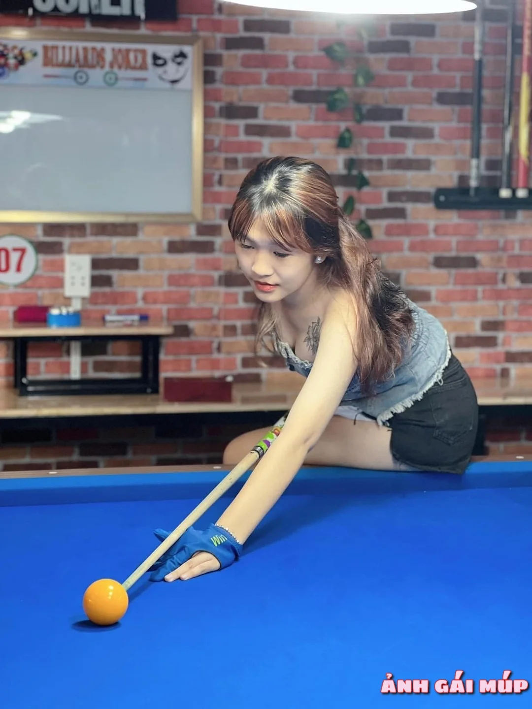 anhgaimup review con gai choi bida 063 Ảnh Con Gái Chơi Bida: 200+ Nét Sexy Và Quyến Rũ của Gái Đánh Billiards Ảnh Gái Đẹp