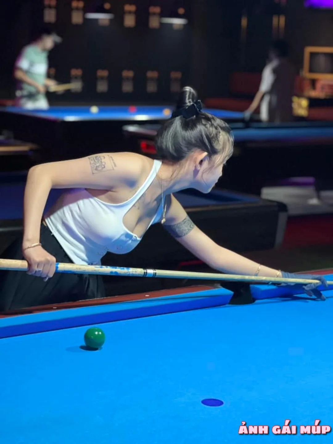 anhgaimup review con gai choi bida 077 Ảnh Con Gái Chơi Bida: 200+ Nét Sexy Và Quyến Rũ của Gái Đánh Billiards Ảnh Gái Đẹp