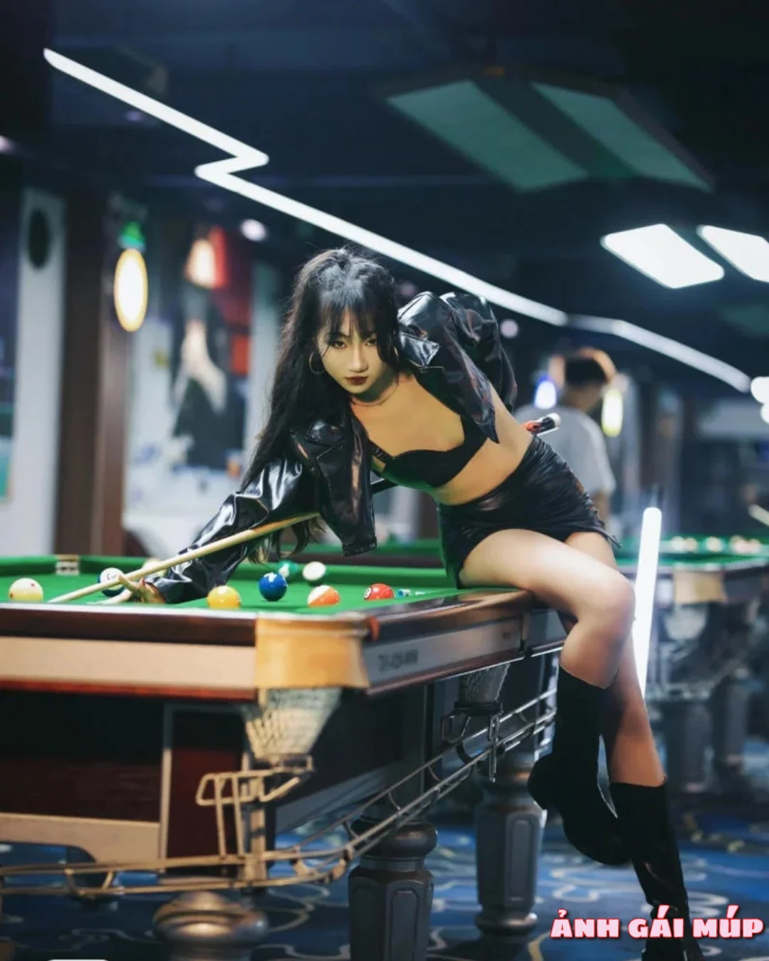 anhgaimup review con gai choi bida 267 Ảnh Con Gái Chơi Bida: 200+ Nét Sexy Và Quyến Rũ của Gái Đánh Billiards Ảnh Gái Đẹp