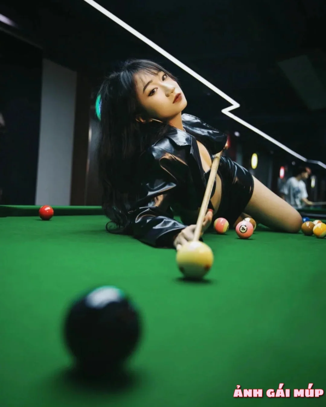 anhgaimup review con gai choi bida 269 Ảnh Con Gái Chơi Bida: 200+ Nét Sexy Và Quyến Rũ của Gái Đánh Billiards Ảnh Gái Đẹp