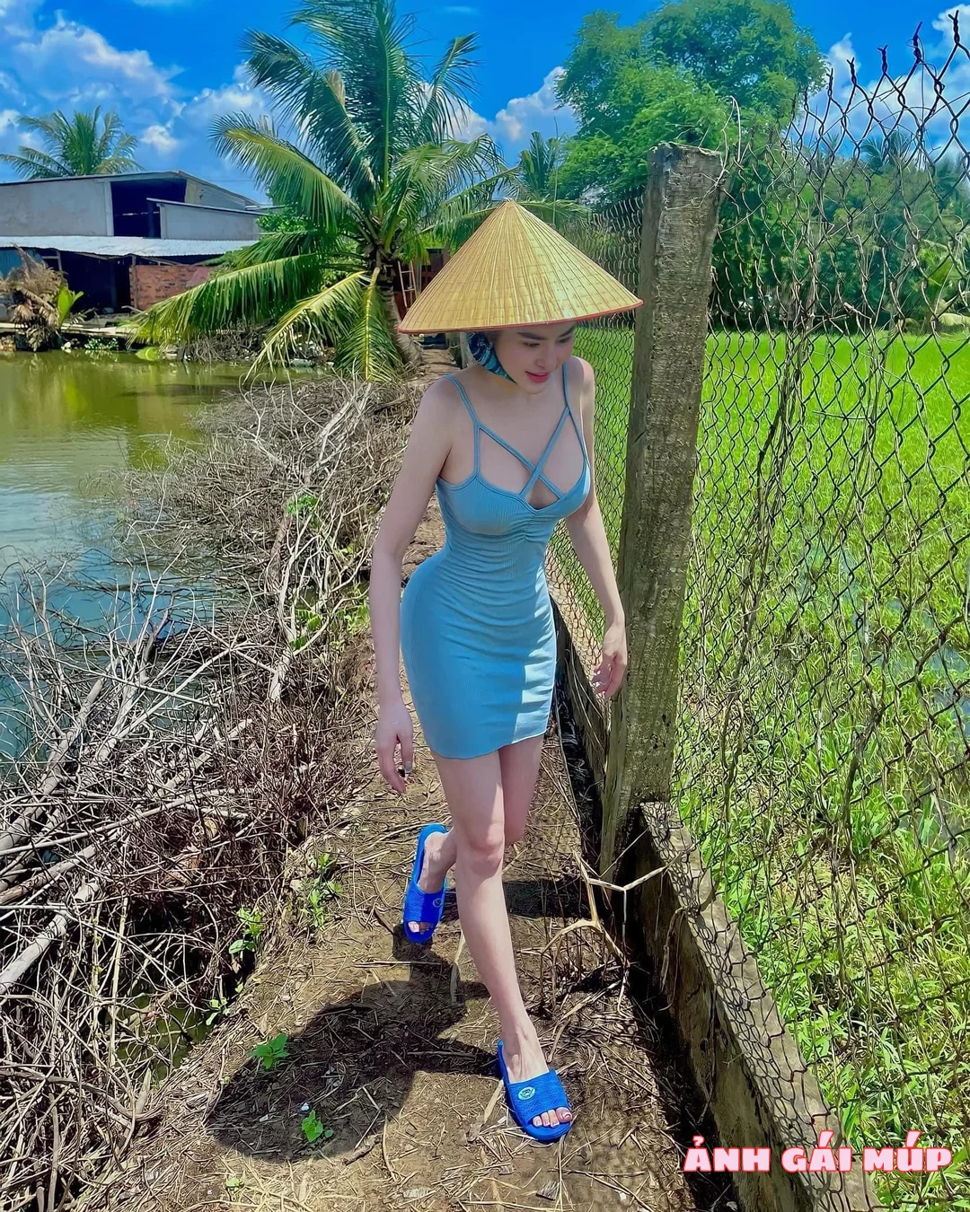 anhgaimup review anh gai que 282 300 Ảnh Gái Quê Mông Bự, Eo Thon: Mộc Mạc Mà Sexy Khó Cưỡng Ảnh Gái Đẹp