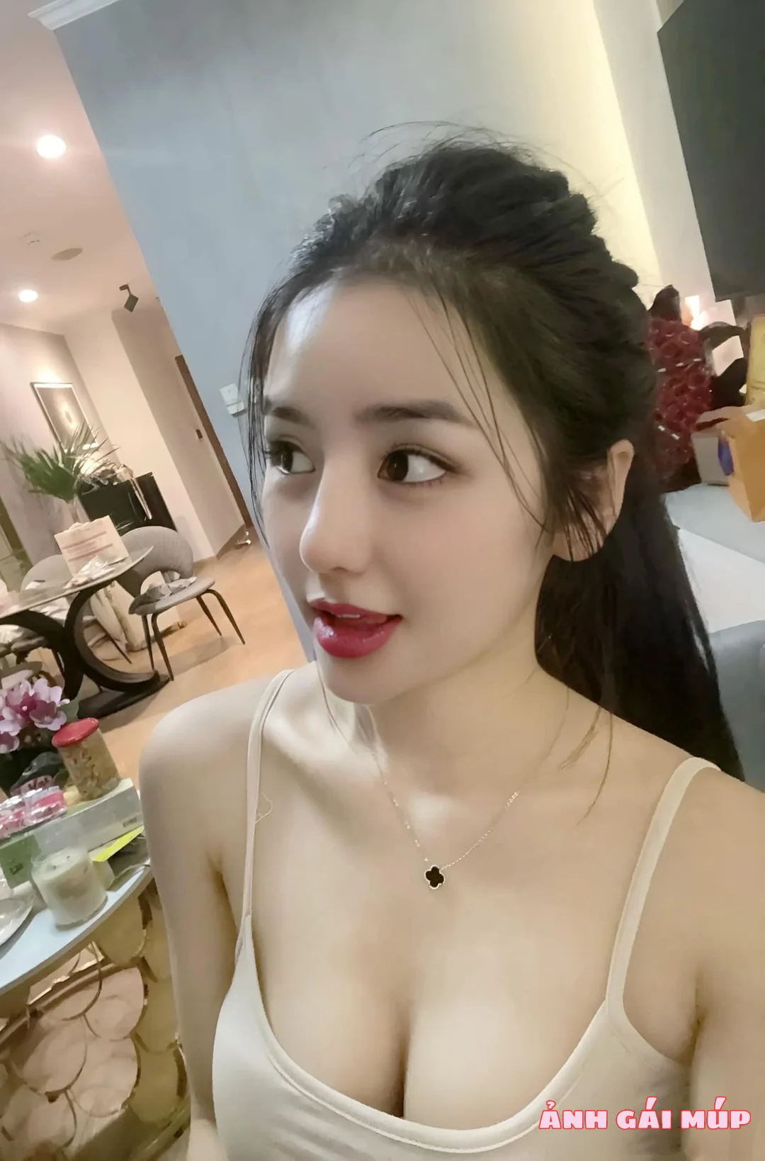 anhgaimup com shows bo anh thu ky nhung loramen 002 Cận Cảnh Vú Nõn - Eo Thon của Thư Ký Nhung Loramen: Tuyệt Phẩm Trần Gian! Ảnh Gái Xinh