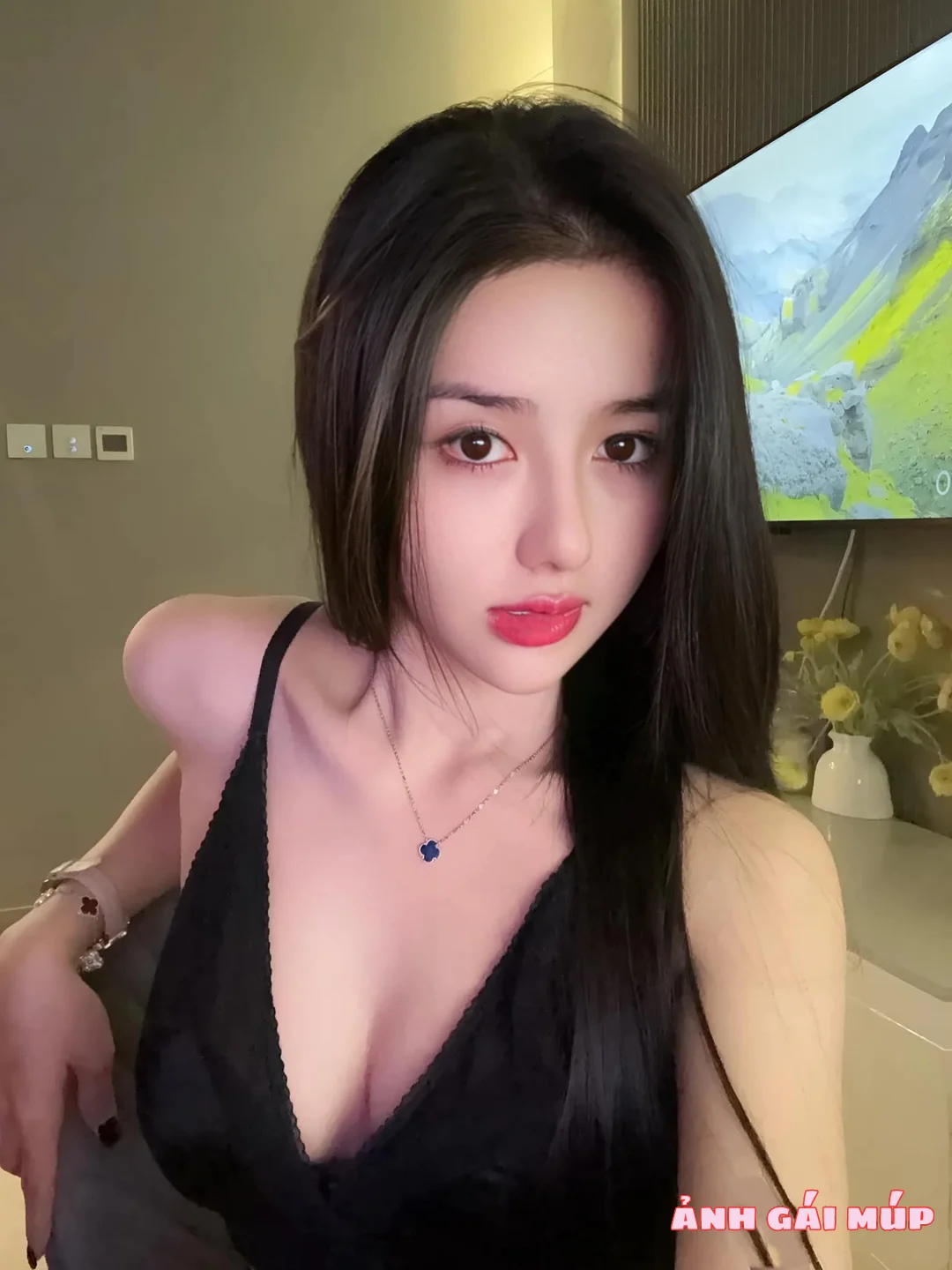anhgaimup com shows bo anh thu ky nhung loramen 005 Cận Cảnh Vú Nõn - Eo Thon của Thư Ký Nhung Loramen: Tuyệt Phẩm Trần Gian! Ảnh Gái Xinh