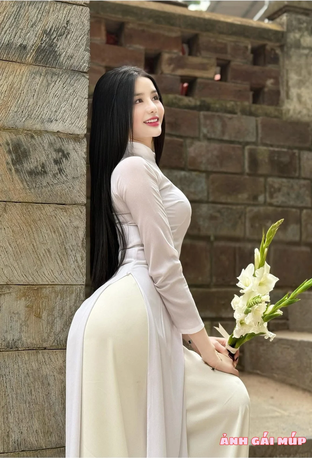 anhgaimup com shows bo anh thu ky nhung loramen 011 Cận Cảnh Vú Nõn - Eo Thon của Thư Ký Nhung Loramen: Tuyệt Phẩm Trần Gian! Ảnh Gái Xinh