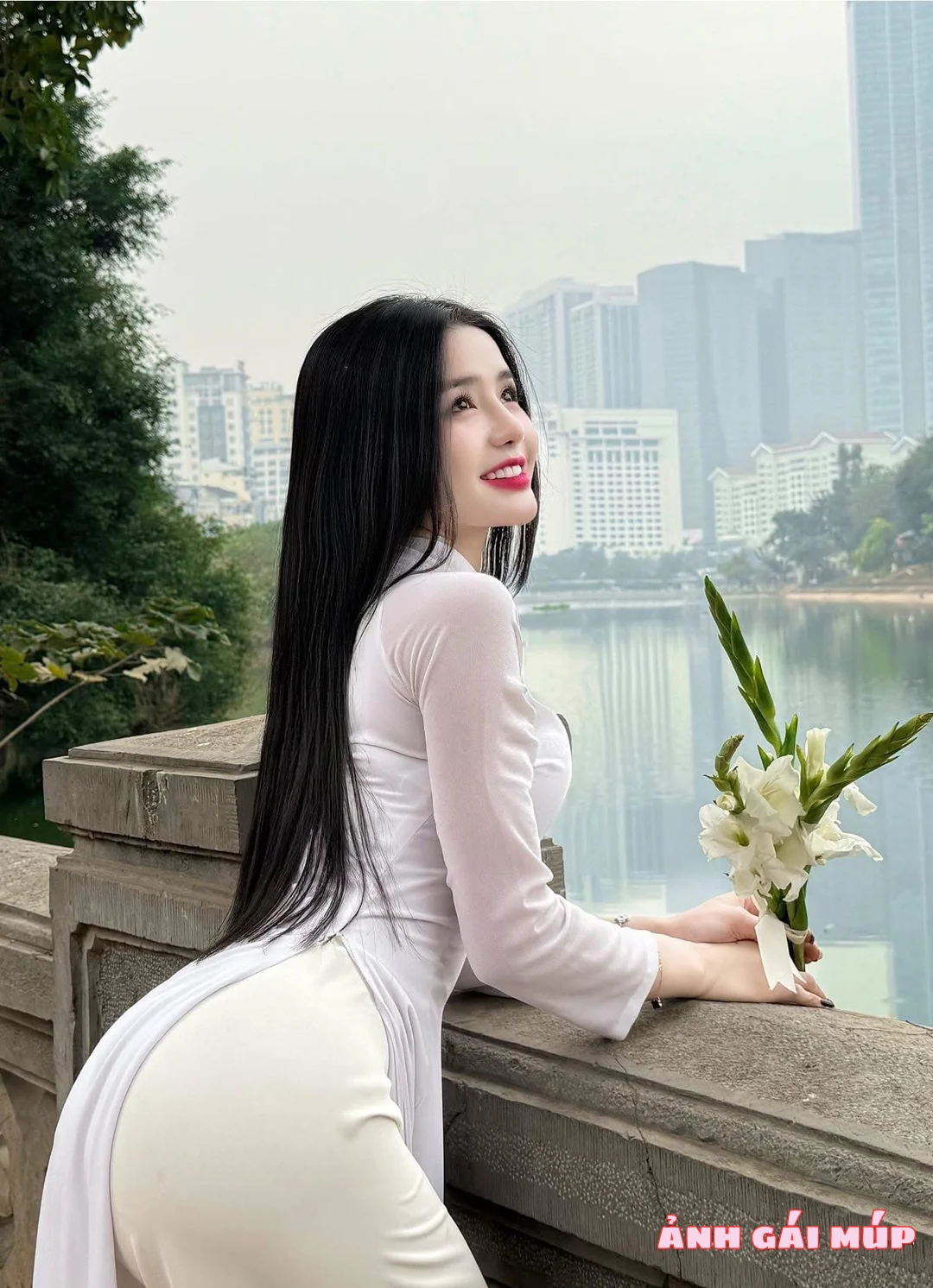 anhgaimup com shows bo anh thu ky nhung loramen 012 Cận Cảnh Vú Nõn - Eo Thon của Thư Ký Nhung Loramen: Tuyệt Phẩm Trần Gian! Ảnh Gái Xinh