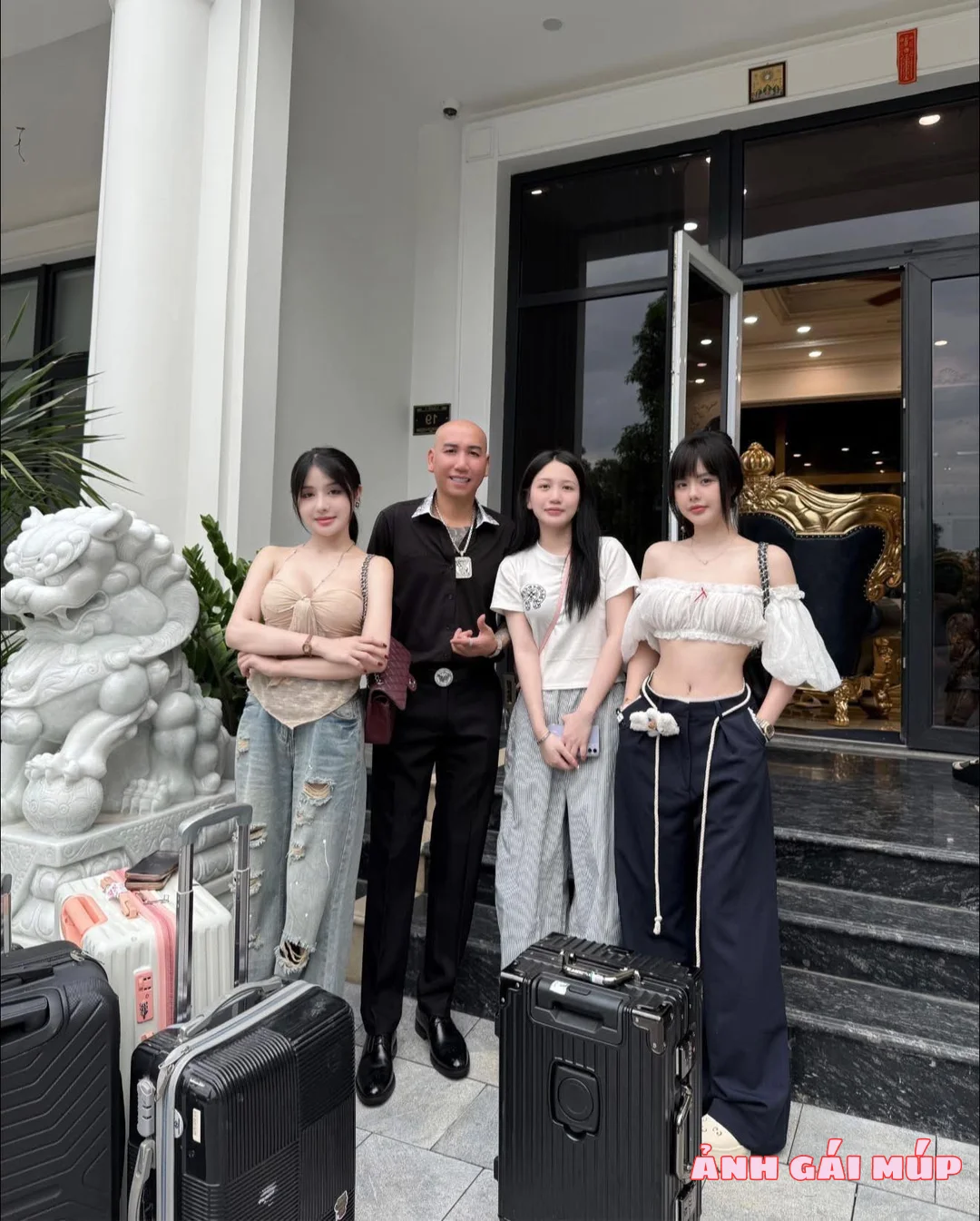 anhgaimup com shows bo anh thu ky nhung loramen 065 Cận Cảnh Vú Nõn - Eo Thon của Thư Ký Nhung Loramen: Tuyệt Phẩm Trần Gian! Ảnh Gái Xinh