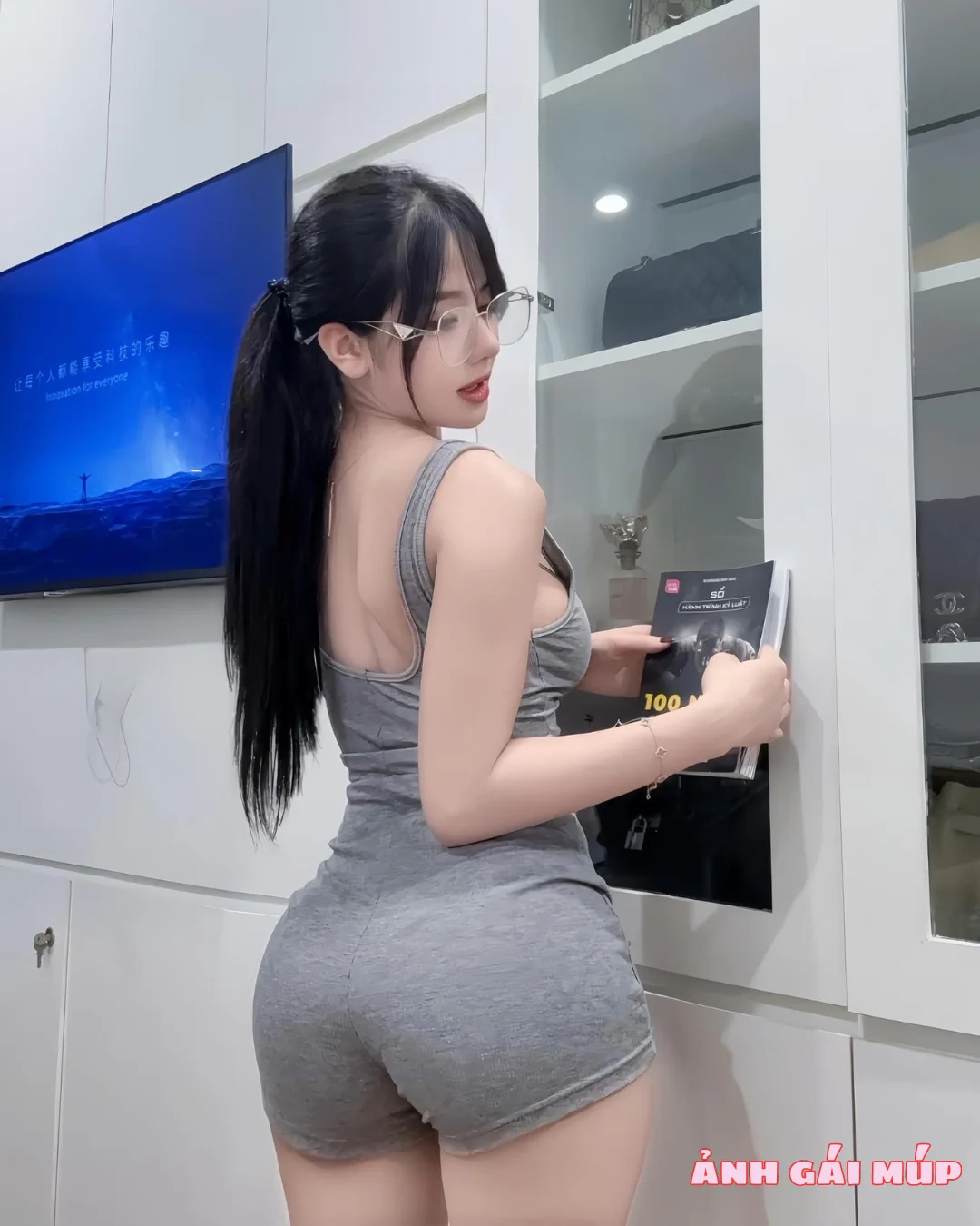 anhgaimup com shows bo anh thu ky nhung loramen 105 Cận Cảnh Vú Nõn - Eo Thon của Thư Ký Nhung Loramen: Tuyệt Phẩm Trần Gian! Ảnh Gái Xinh