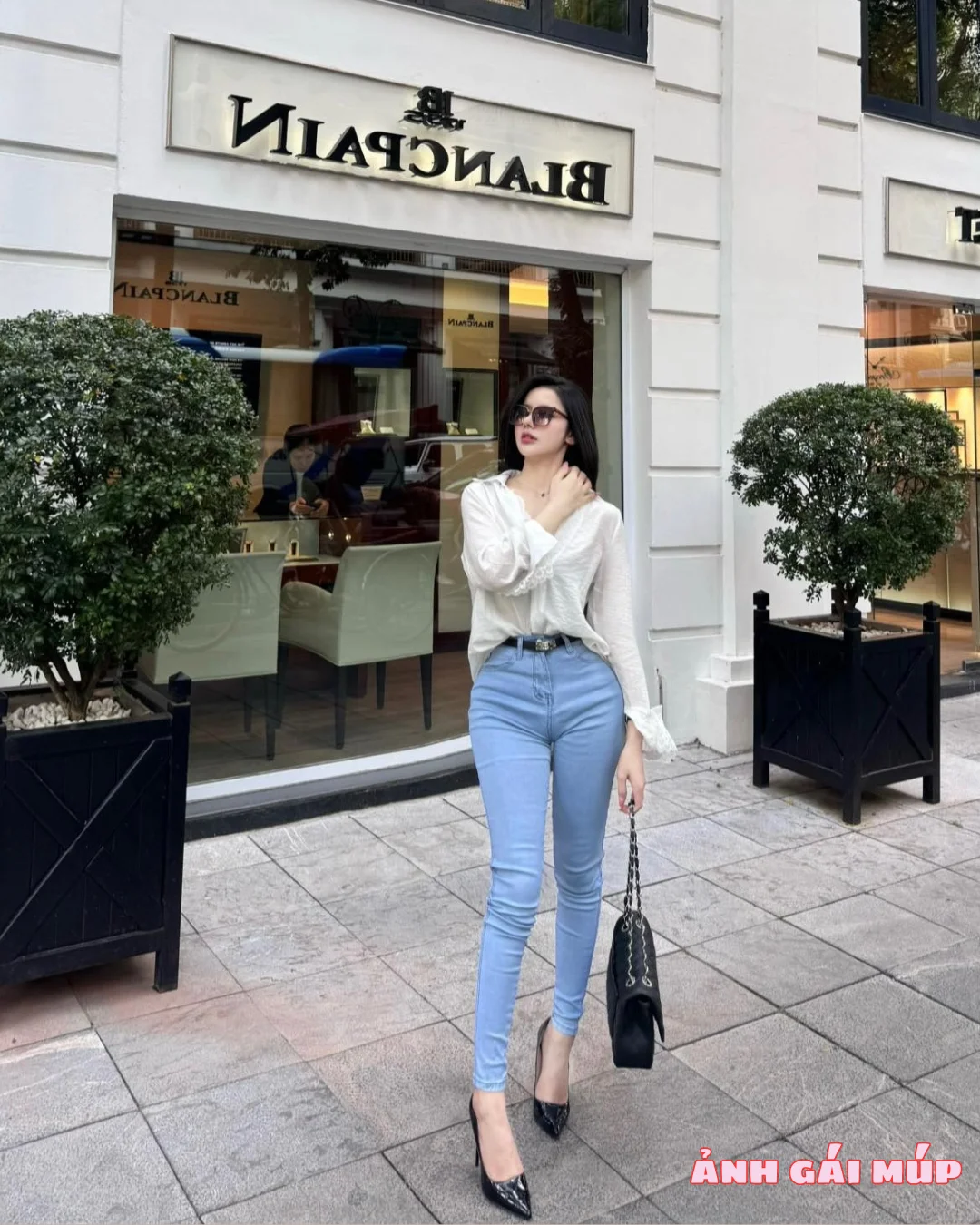 anhgaimup com shows bo anh thu ky nhung loramen 115 Cận Cảnh Vú Nõn - Eo Thon của Thư Ký Nhung Loramen: Tuyệt Phẩm Trần Gian! Ảnh Gái Xinh