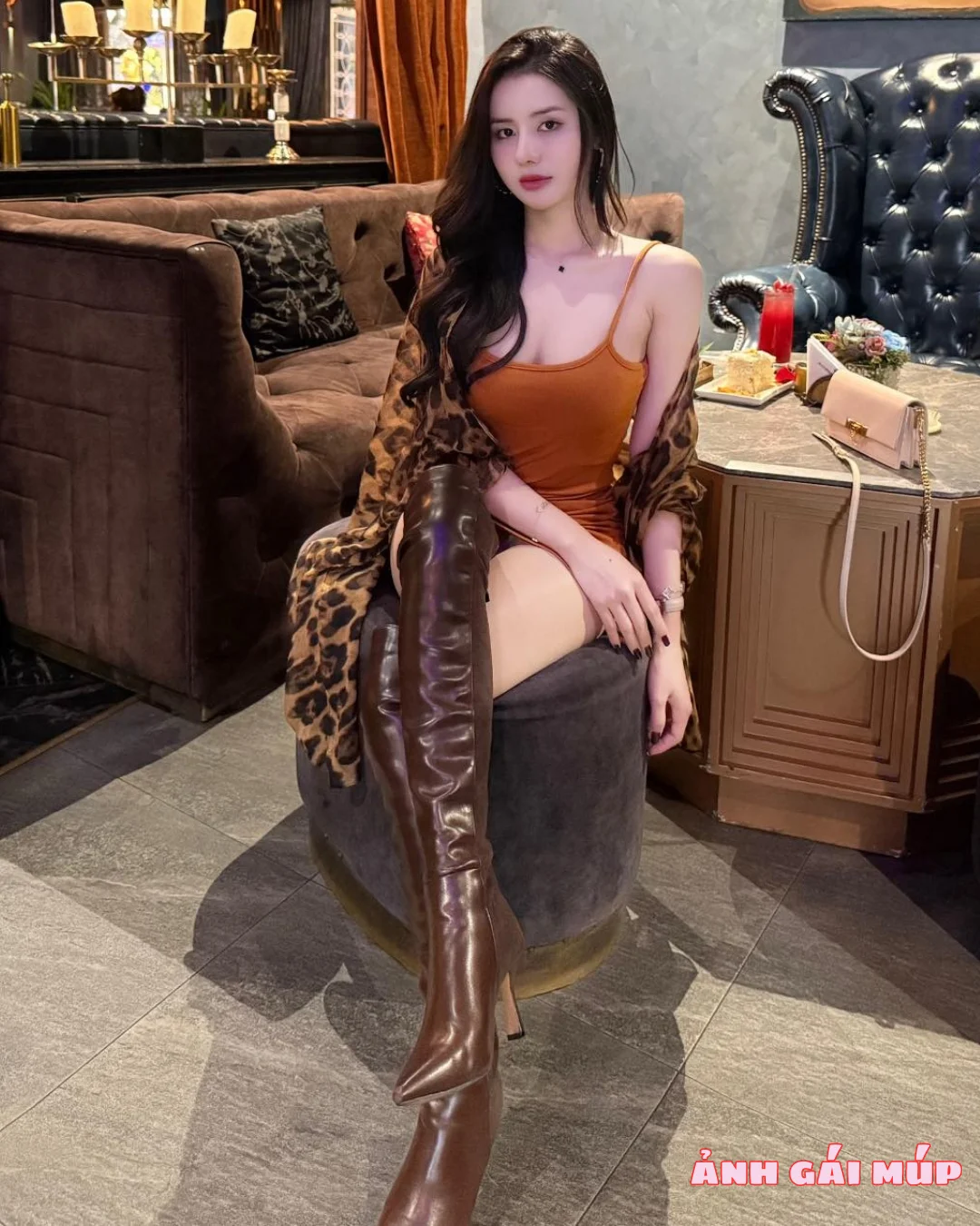 anhgaimup com shows bo anh thu ky nhung loramen 131 Cận Cảnh Vú Nõn - Eo Thon của Thư Ký Nhung Loramen: Tuyệt Phẩm Trần Gian! Ảnh Gái Xinh