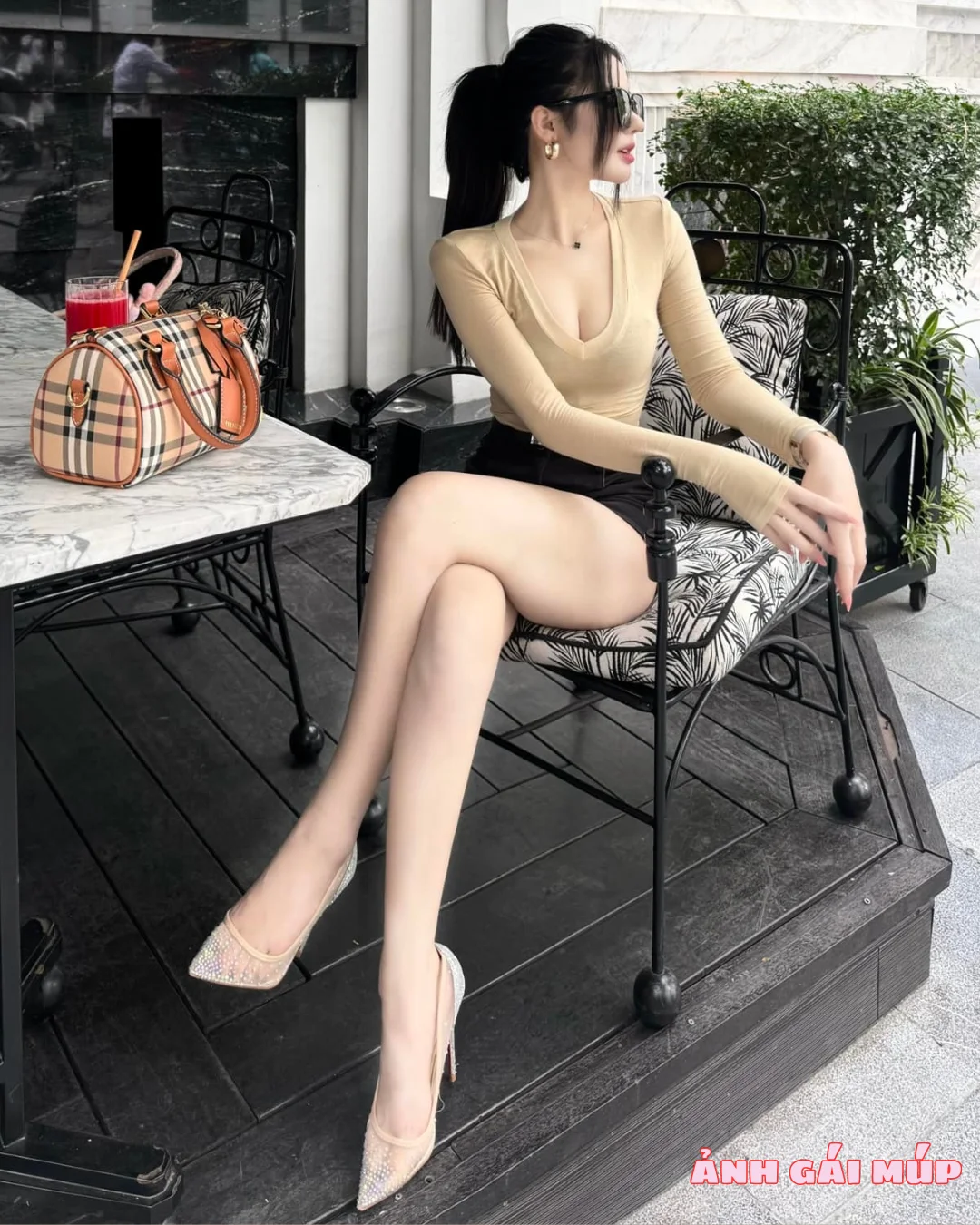 anhgaimup com shows bo anh thu ky nhung loramen 177 Cận Cảnh Vú Nõn - Eo Thon của Thư Ký Nhung Loramen: Tuyệt Phẩm Trần Gian! Ảnh Gái Xinh