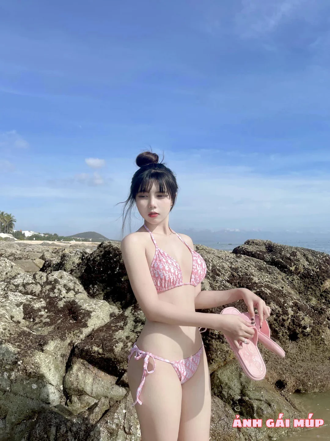 anhgaimup com shows bo anh gai xinh tam bien 2025 099 Ảnh Gái Xinh Tắm Biển 2025: Top 500 Em Gái Tắm Biển Ngon "Nhức Nách" Gái Xinh Bikini