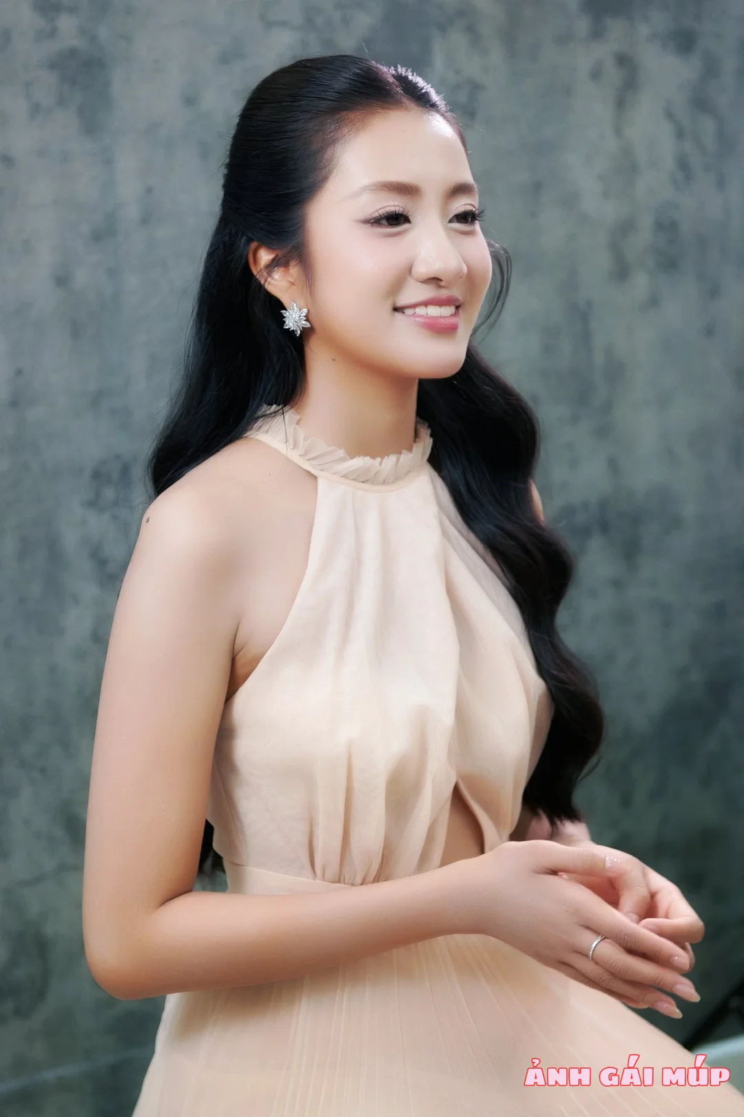 anhgaimup com shows bo anh hoa hau viet nam 2024 ha truc linh 009 Ngắm Chân Dài, Mặt Xinh của Hà Trúc Linh – Tân Hoa Hậu Việt Nam 2024/2025 Uncategorized