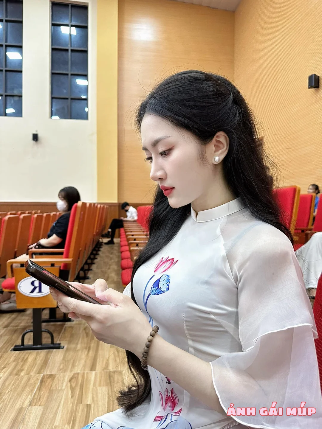 anh gai mup com show bo suu tap anh gai xinh dep 2025 189 900 Ảnh Gái Xinh Đẹp Tê Tái: Đê Mê Ánh Mắt - Môi Mọng Đốn Tim Ảnh Gái Xinh