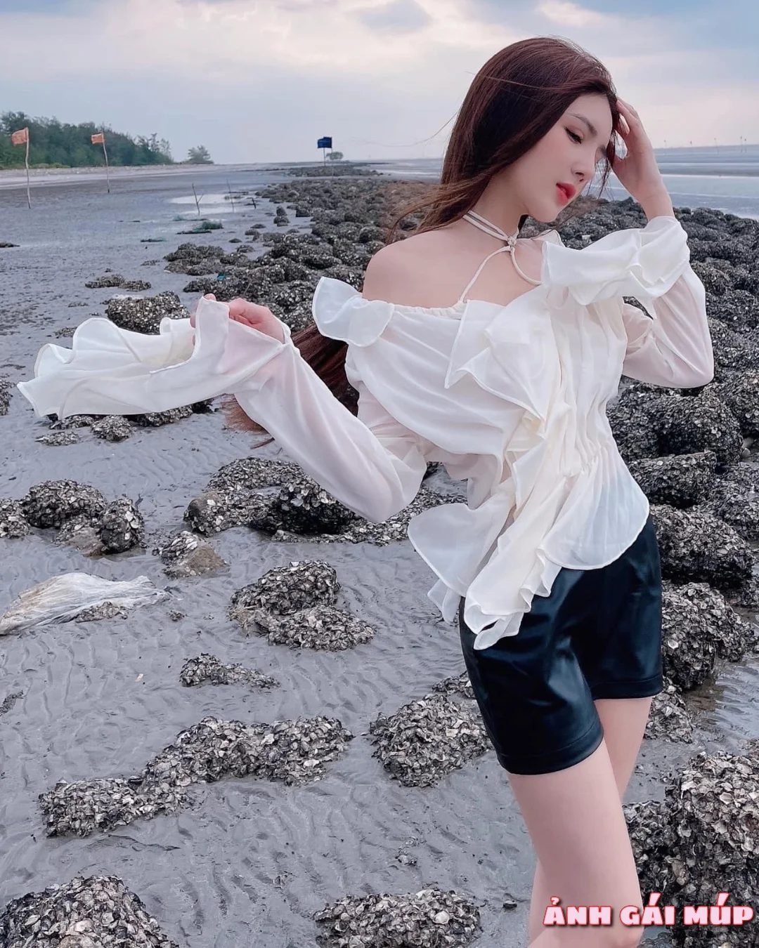 anhgaimup review anh gai di bien gai xinh tam bien 1207 Bãi Đá Sông Hồng: Nơi 500 Gái "Ngon" Thả Dáng Sống Ảo Ảnh Gái Đẹp