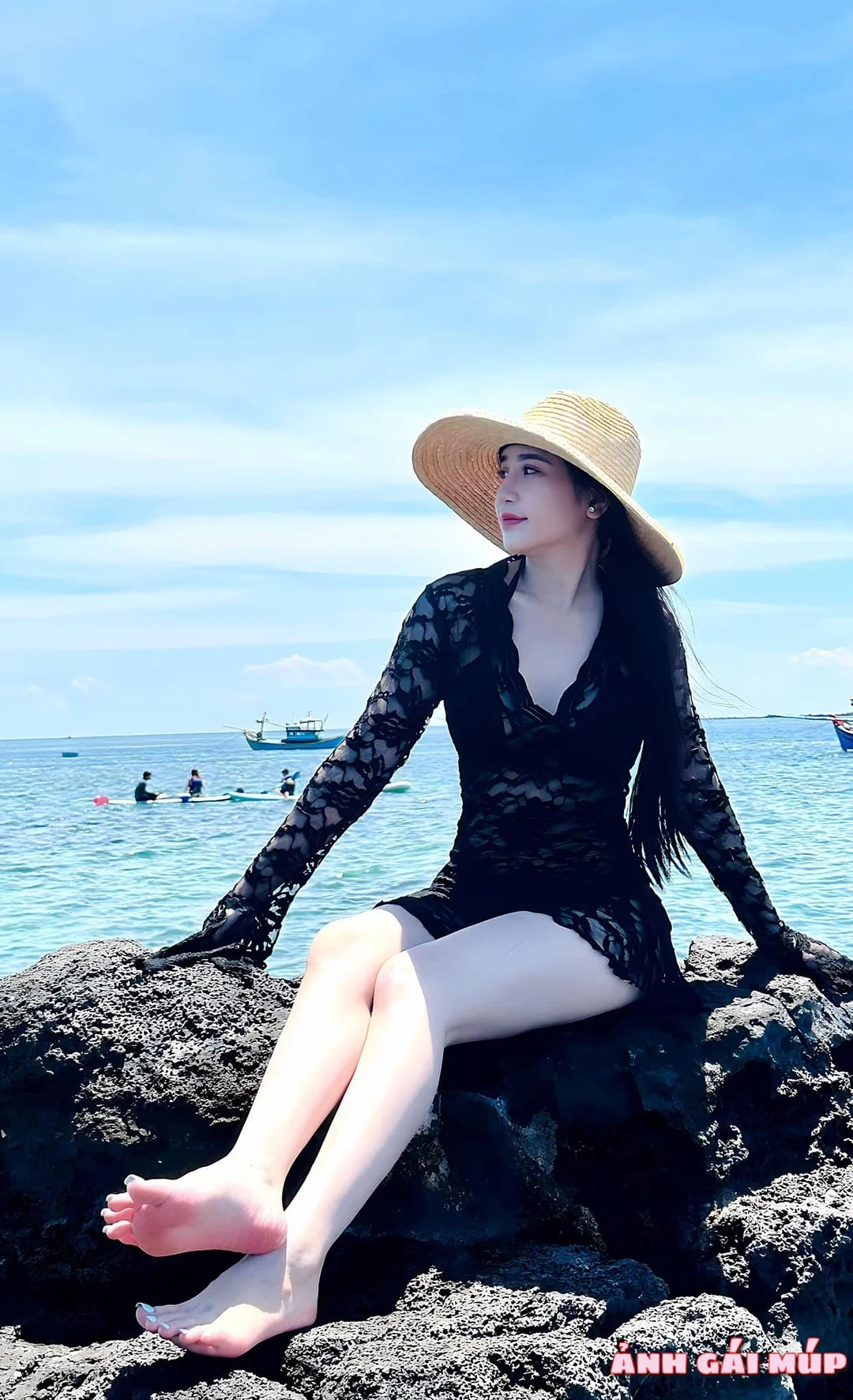 anhgaimup review anh gai di bien gai xinh tam bien 920 Bãi Đá Sông Hồng: Nơi 500 Gái "Ngon" Thả Dáng Sống Ảo Ảnh Gái Đẹp
