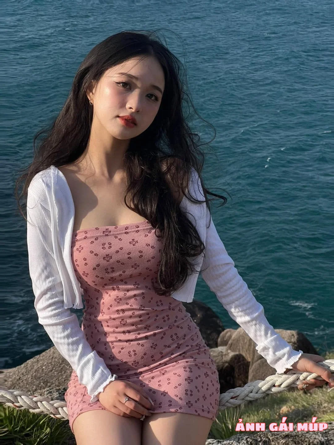 anhgaimup review anh gai xinh chup anh tai bai da song hong 030 Bãi Đá Sông Hồng: Nơi 500 Gái "Ngon" Thả Dáng Sống Ảo Ảnh Gái Đẹp