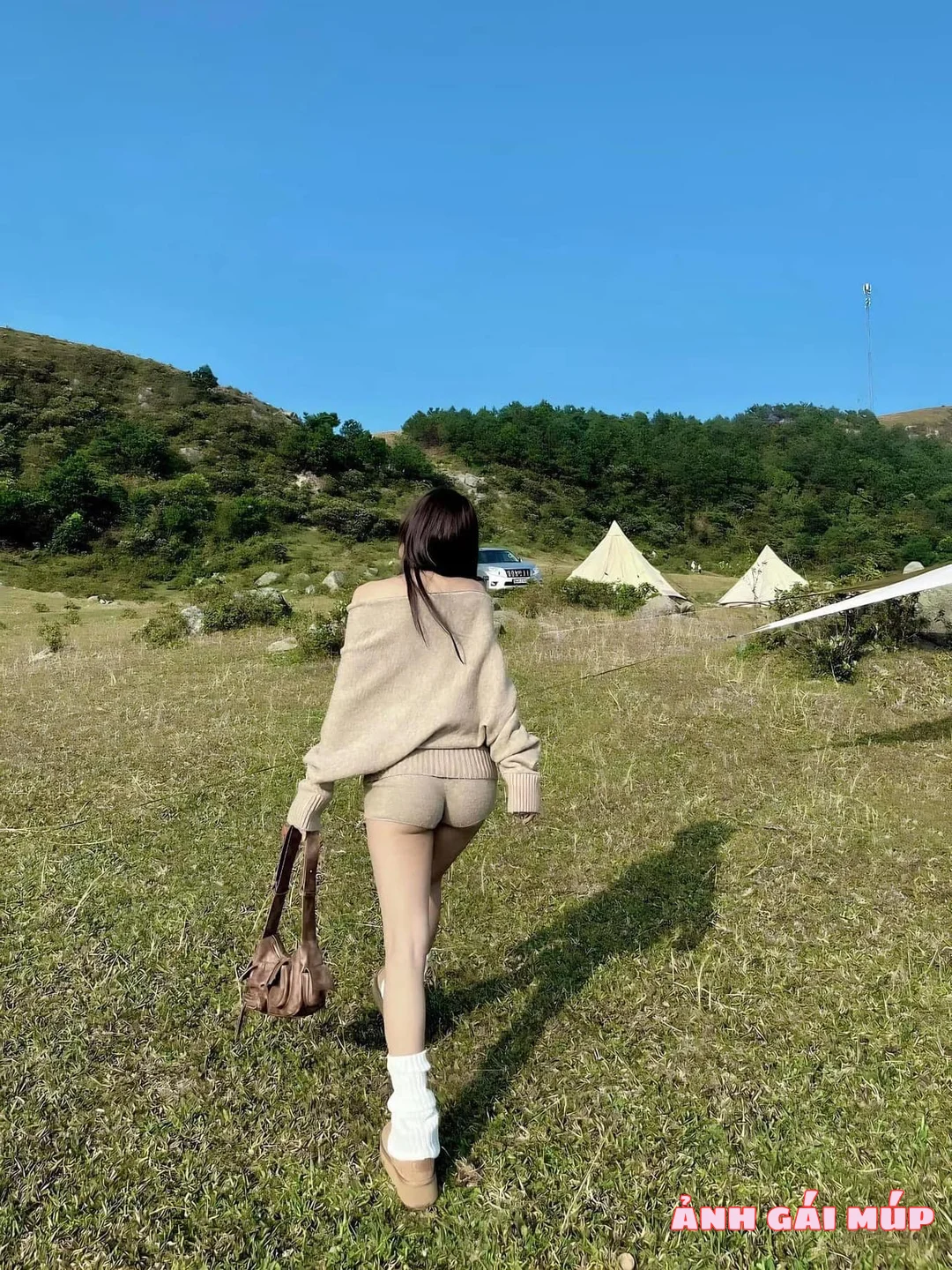 anhgaimup review anh gai xinh chup anh tai bai da song hong 076 Bãi Đá Sông Hồng: Nơi 500 Gái "Ngon" Thả Dáng Sống Ảo Ảnh Gái Đẹp