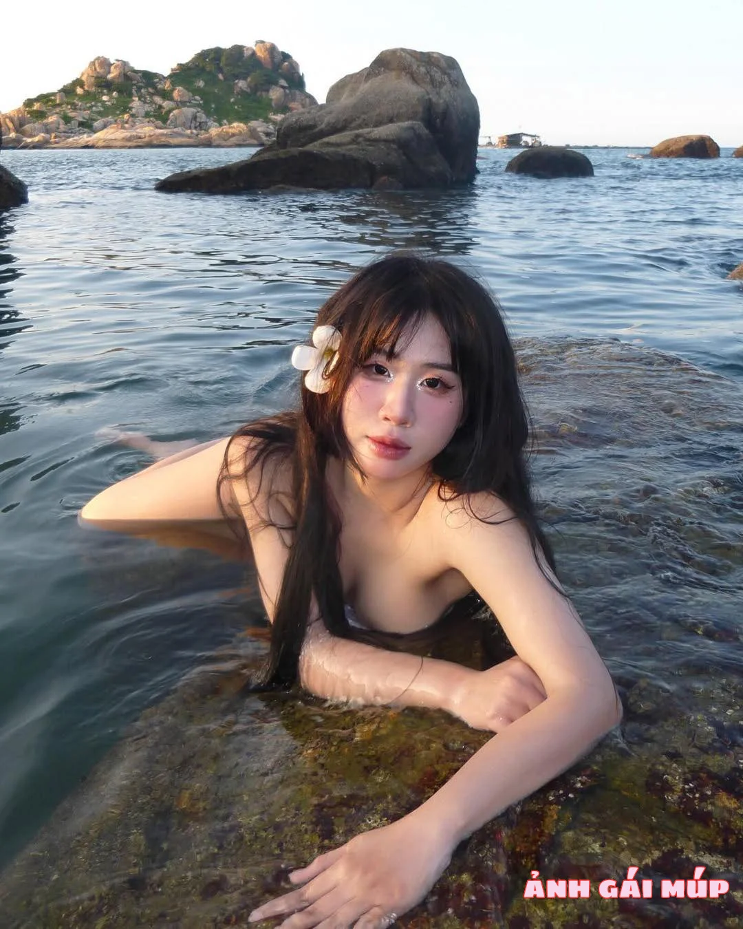 anhgaimup review anh gai xinh chup anh tai bai da song hong 093 Bãi Đá Sông Hồng: Nơi 500 Gái "Ngon" Thả Dáng Sống Ảo Ảnh Gái Đẹp