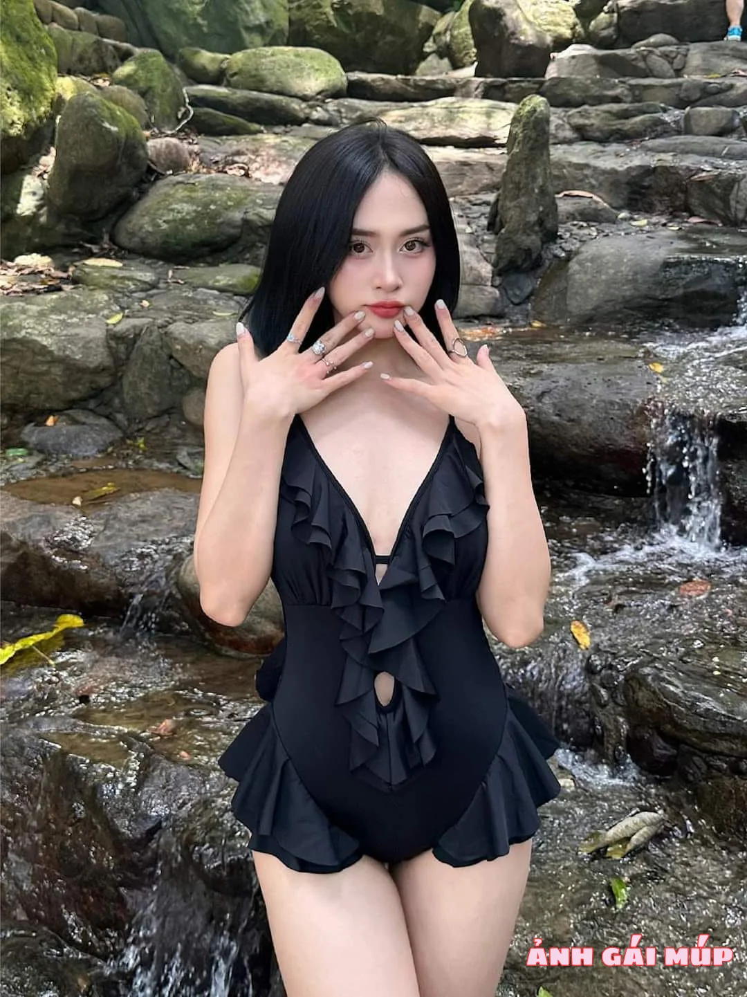 anhgaimup review anh gai xinh chup anh tai bai da song hong 098 Bãi Đá Sông Hồng: Nơi 500 Gái "Ngon" Thả Dáng Sống Ảo Ảnh Gái Đẹp