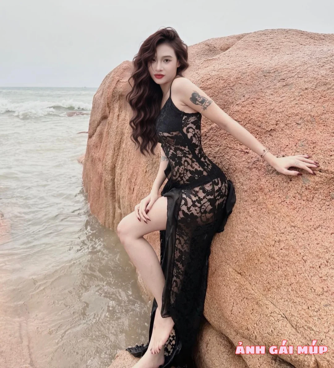 anhgaimup review anh gai xinh chup anh tai bai da song hong 141 Bãi Đá Sông Hồng: Nơi 500 Gái "Ngon" Thả Dáng Sống Ảo Ảnh Gái Đẹp