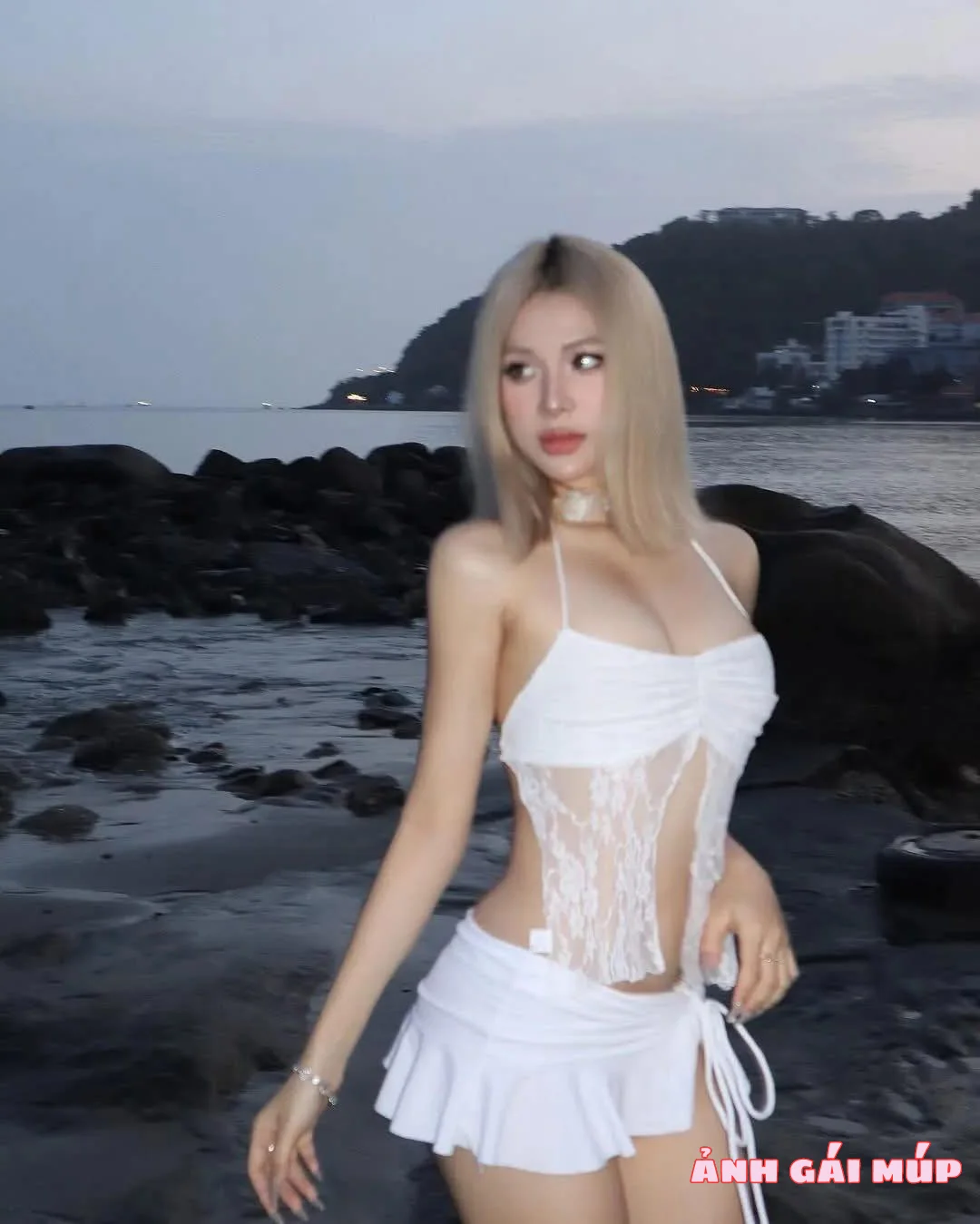 anhgaimup review anh gai xinh chup anh tai bai da song hong 147 Bãi Đá Sông Hồng: Nơi 500 Gái "Ngon" Thả Dáng Sống Ảo Ảnh Gái Đẹp