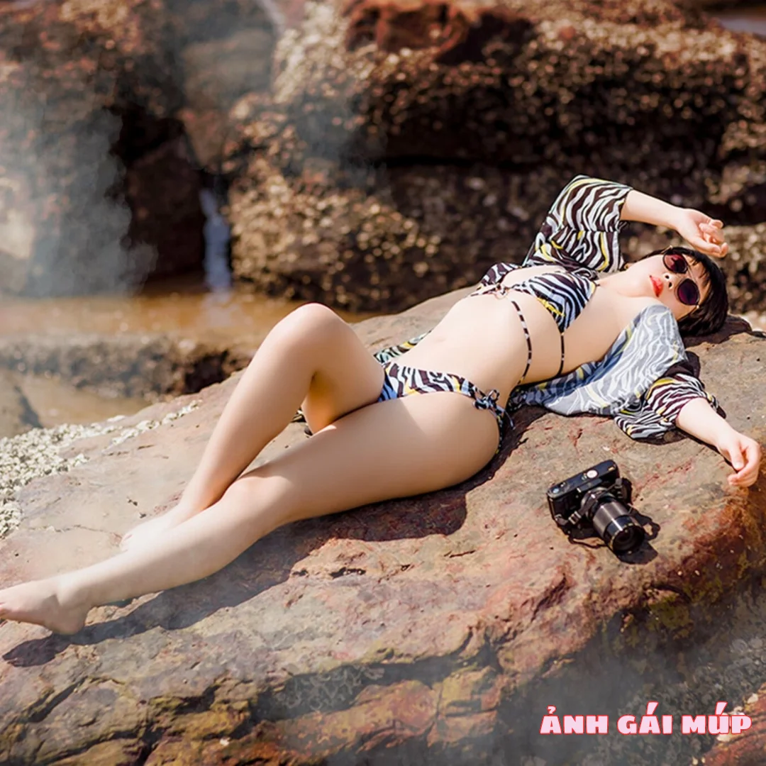 anhgaimup review anh gai xinh chup anh tai bai da song hong 231 Bãi Đá Sông Hồng: Nơi 500 Gái "Ngon" Thả Dáng Sống Ảo Ảnh Gái Đẹp