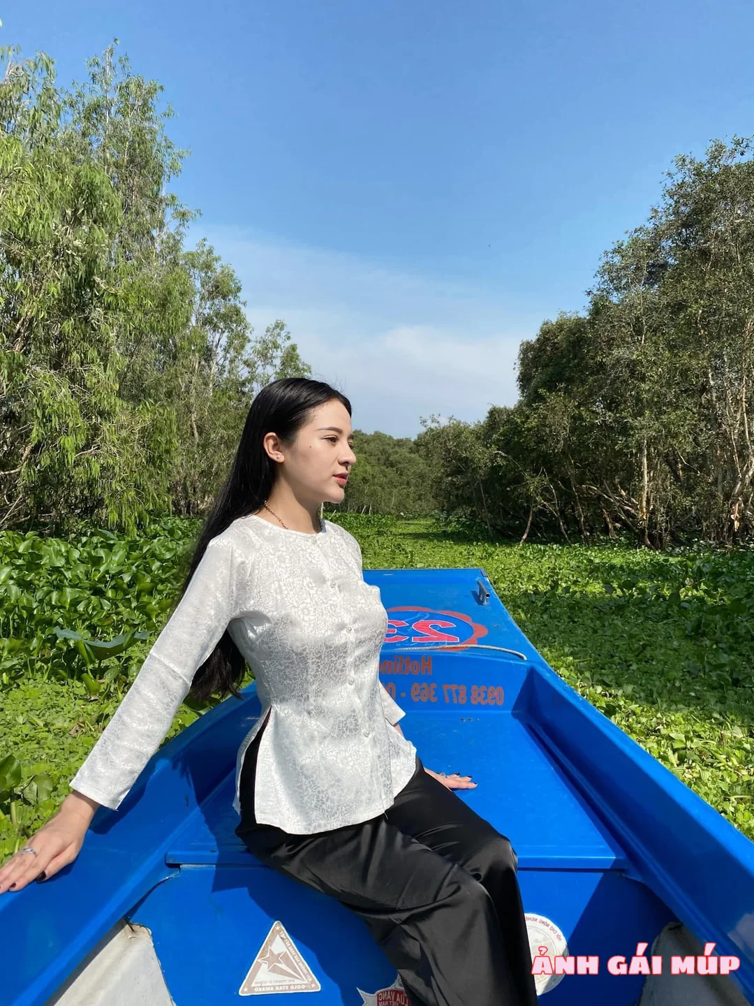 anh gai mup com show bo anh gai mien tay cuc dep 002 400 Ảnh Gái Miền Tây: Miền Sông Nước Căng Tràn Nhựa Sống Ảnh Gái Đẹp