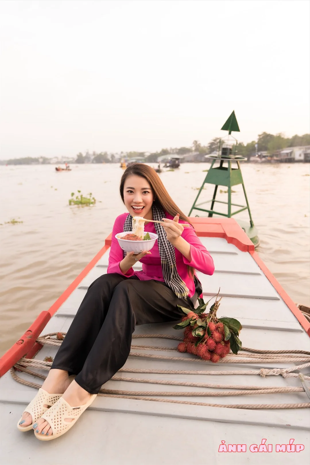 anh gai mup com show bo anh gai mien tay cuc dep 202 400 Ảnh Gái Miền Tây: Miền Sông Nước Căng Tràn Nhựa Sống Ảnh Gái Đẹp