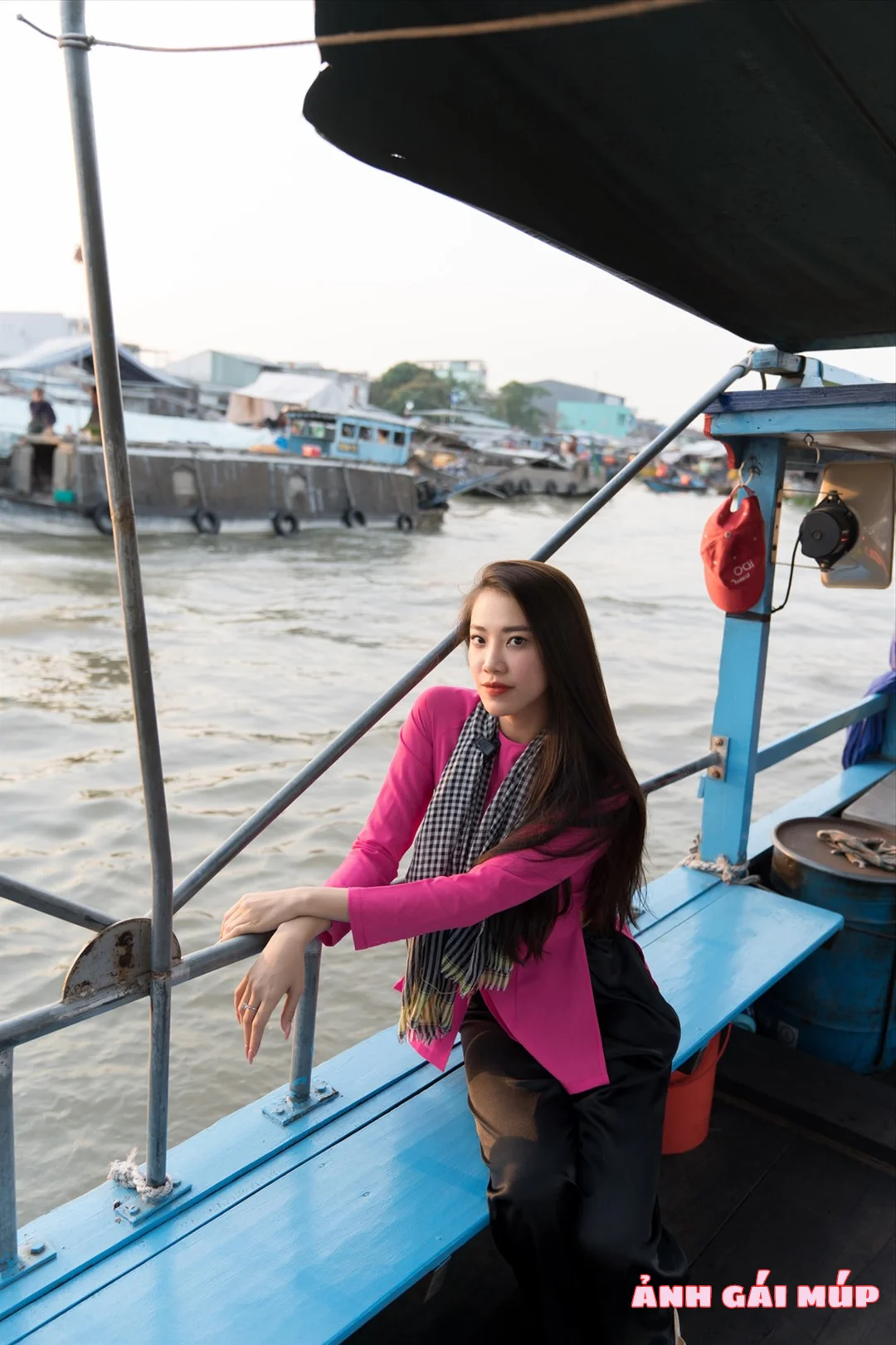 anh gai mup com show bo anh gai mien tay cuc dep 204 400 Ảnh Gái Miền Tây: Miền Sông Nước Căng Tràn Nhựa Sống Ảnh Gái Đẹp