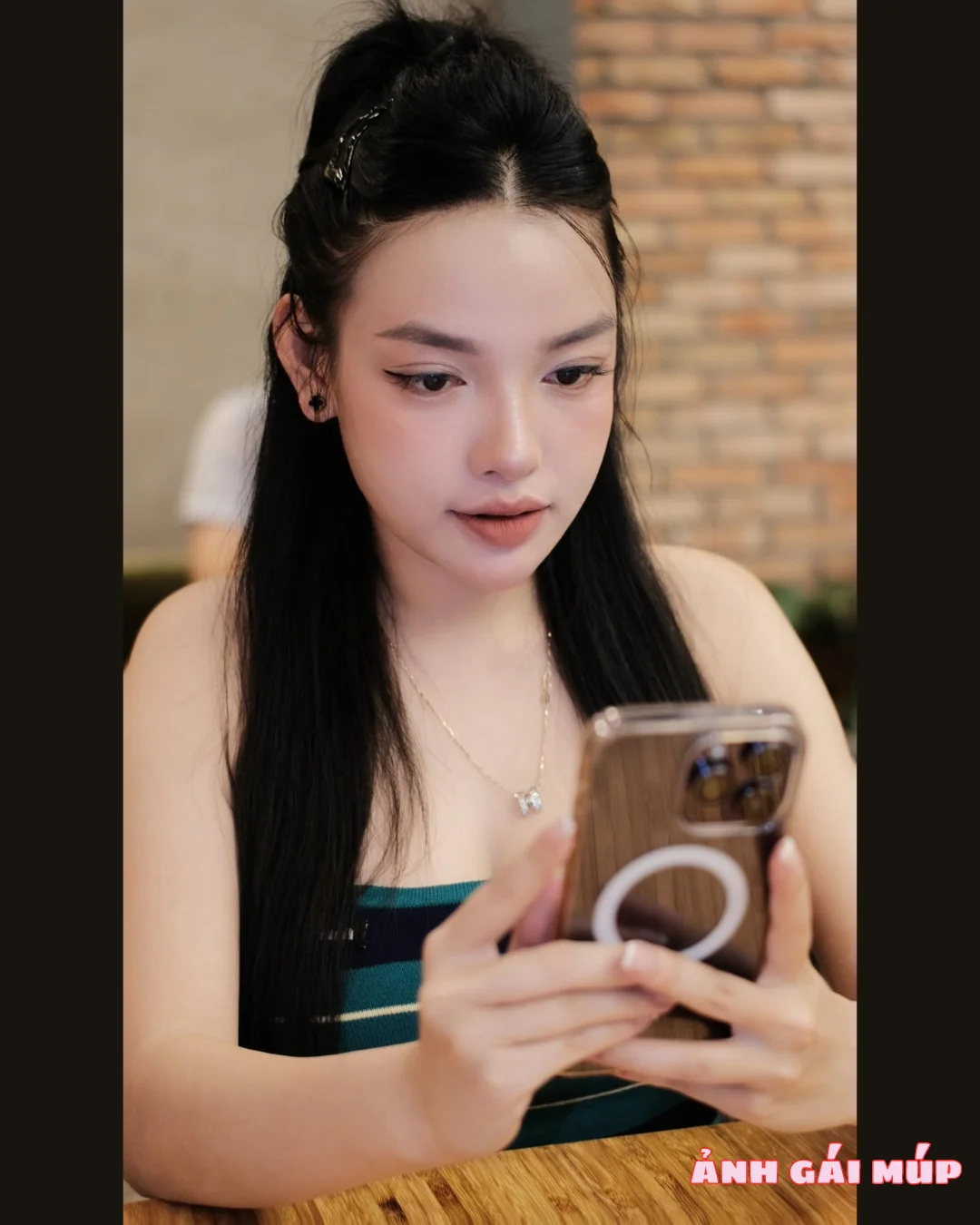 anh gai mup com show bo anh gai mien tay cuc dep 312 400 Ảnh Gái Miền Tây: Miền Sông Nước Căng Tràn Nhựa Sống Ảnh Gái Đẹp