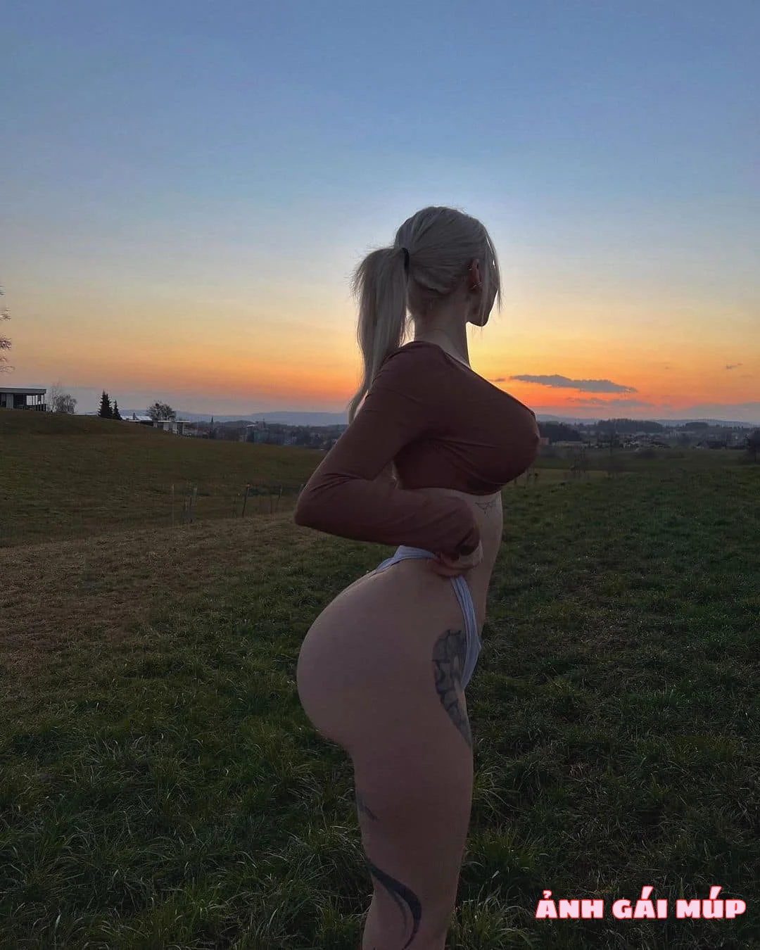 anh gai mup com review anh gai dit long ban 017 400 Ảnh Gái Đít Lồng Bàn: Đường Cong Chà Bá Khiến Anh Em Đứng Hình Ảnh Nóng