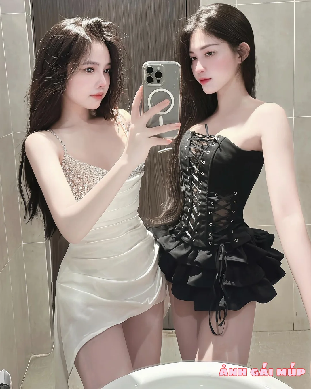 anhgaimup com review bo anh dep cua hoi chi chi em em 038 Chị Chị Em Em: 300 Nét Ngọt Ngào & Gợi Cảm Của Hội Chị Em Ảnh Gái Đẹp