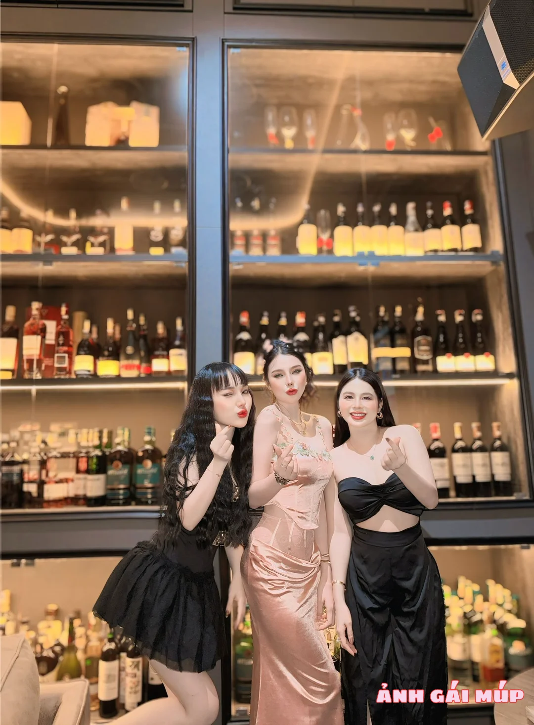 anhgaimup com review bo anh dep cua hoi chi chi em em 098 Chị Chị Em Em: 300 Nét Ngọt Ngào & Gợi Cảm Của Hội Chị Em Ảnh Gái Đẹp