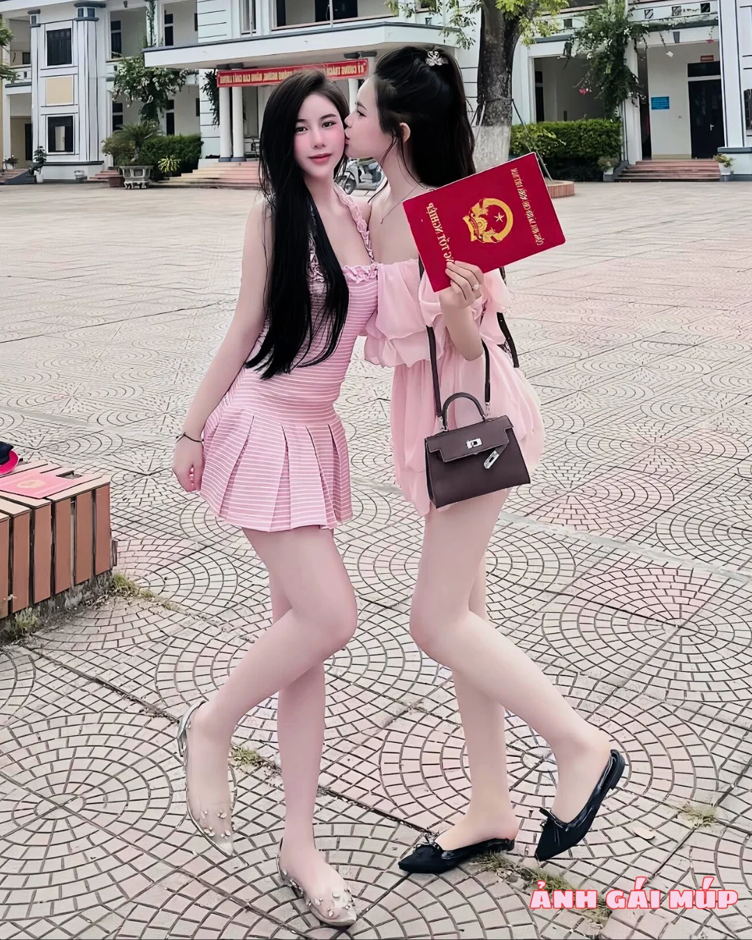 anhgaimup com review bo anh dep cua hoi chi chi em em 225 Chị Chị Em Em: 300 Nét Sexy & Quyến Rũ Của Hội Chị Em Ảnh Gái Đẹp