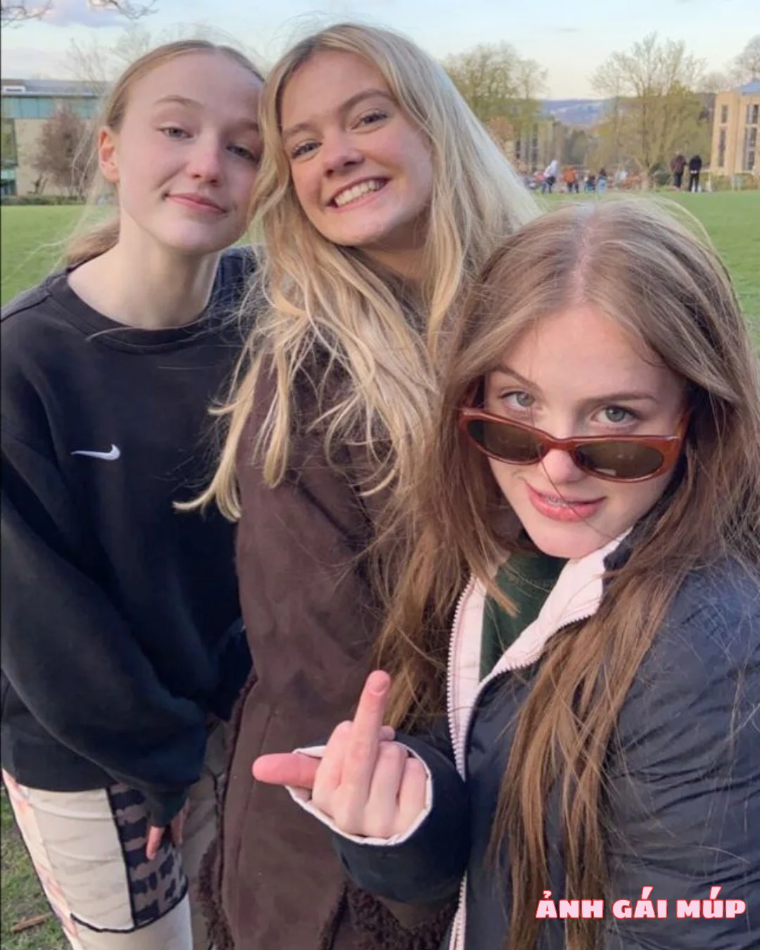 anhgaimup com review bo anh dep cua hoi chi chi em em 277 Chị Chị Em Em: 300 Nét Sexy & Quyến Rũ Của Hội Chị Em Ảnh Gái Đẹp