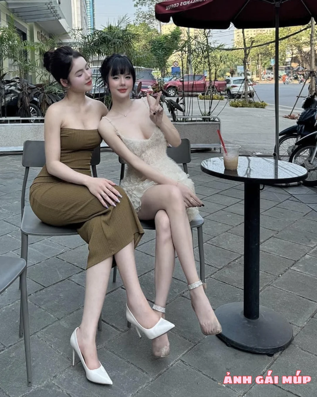 anhgaimup com review bo anh dep cua hoi chi chi em em 309 Chị Chị Em Em: 300 Nét Sexy & Quyến Rũ Của Hội Chị Em Ảnh Gái Đẹp