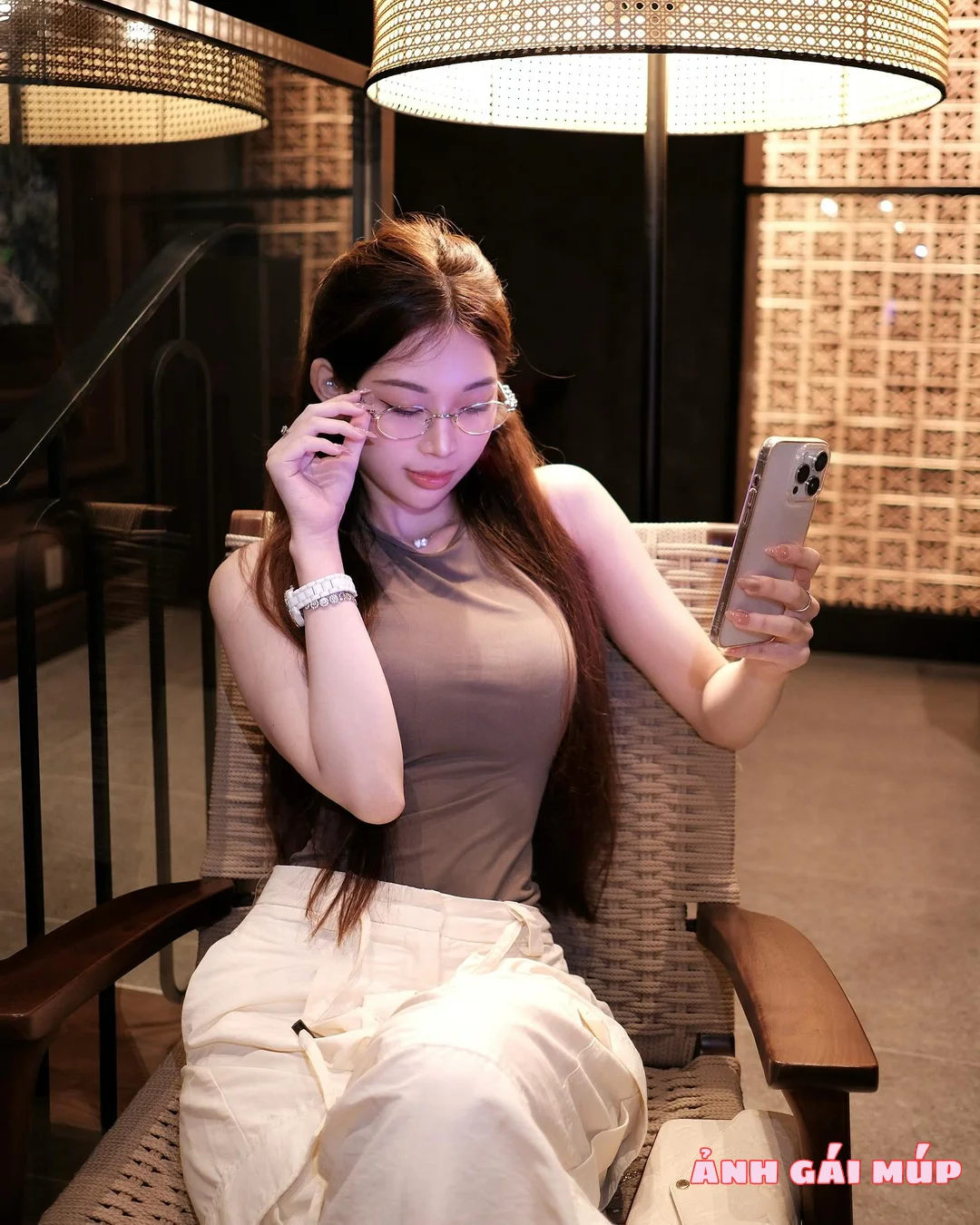 anh gai mup com show bo suu tap anh gai xinh dep 2025 050 Phụ Nữ Đẹp Trong Mắt Anh Em: Gợi Cảm, Bí Ẩn, Đầy Cuốn Hút Ảnh Gái Đẹp