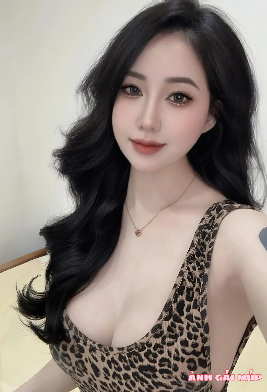 anh gai mup com show bo suu tap anh gai xinh dep 2025 228 Phụ Nữ Đẹp Trong Mắt Anh Em: Gợi Cảm, Bí Ẩn, Đầy Cuốn Hút Ảnh Gái Đẹp