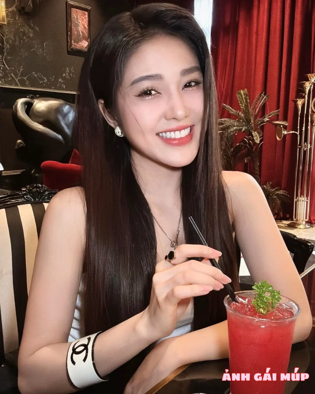 anh gai mup com show bo suu tap anh gai xinh dep 2025 388 Phụ Nữ Đẹp Trong Mắt Anh Em: Gợi Cảm, Bí Ẩn, Đầy Cuốn Hút Ảnh Gái Đẹp