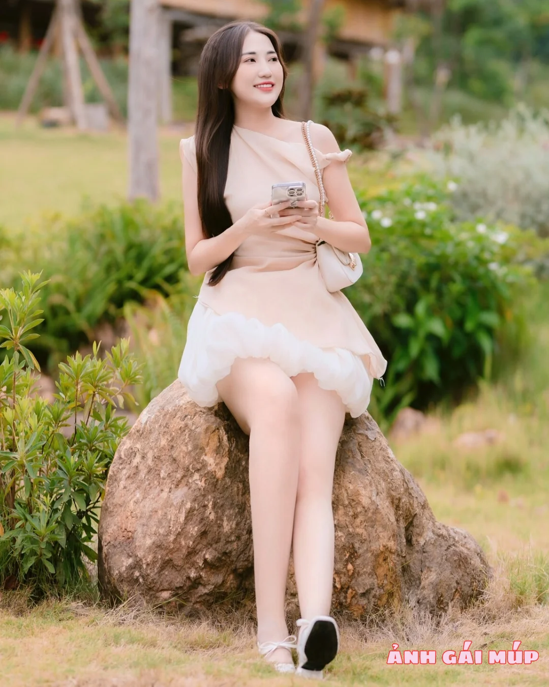 anh gai mup com show bo suu tap anh gai xinh dep 2025 663 Phụ Nữ Đẹp Trong Mắt Anh Em: Gợi Cảm, Bí Ẩn, Đầy Cuốn Hút Ảnh Gái Đẹp